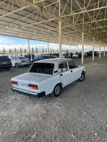 LADA (VAZ) 2107-2