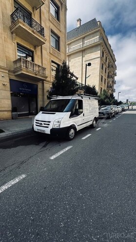Ford Transit-2