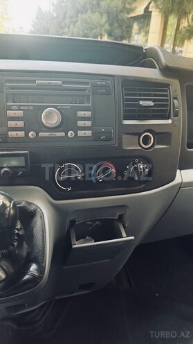 Ford Transit-5