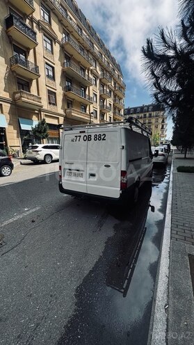Ford Transit-4