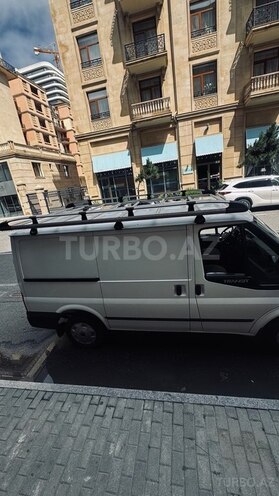 Ford Transit-9