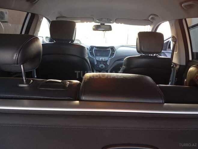 Hyundai Santa Fe-15