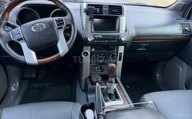 Toyota Land Cruiser Prado-6