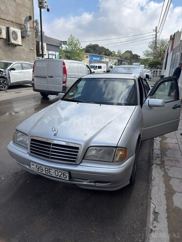 Mercedes C 240-1