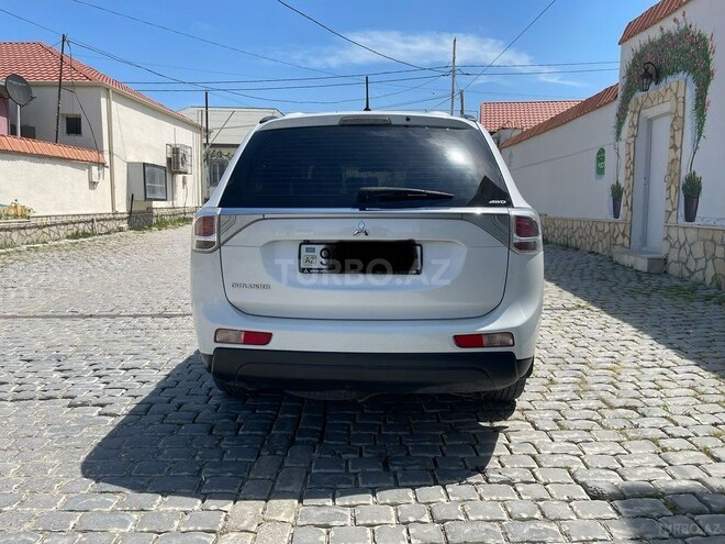 Mitsubishi Outlander-5