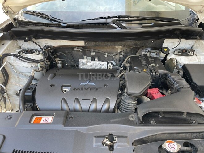 Mitsubishi Outlander-6