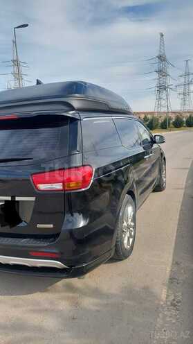 Kia Carnival-19
