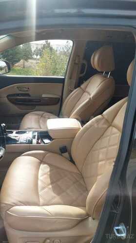 Kia Carnival-8