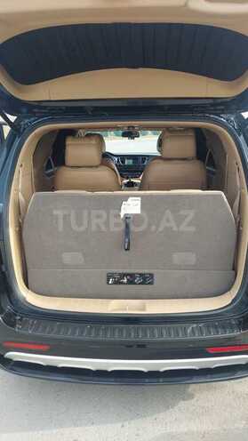 Kia Carnival-12