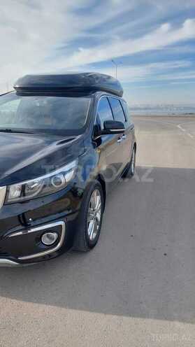 Kia Carnival-2