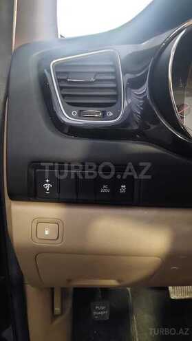 Kia Carnival-17