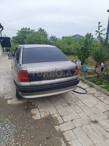 Opel Astra-3