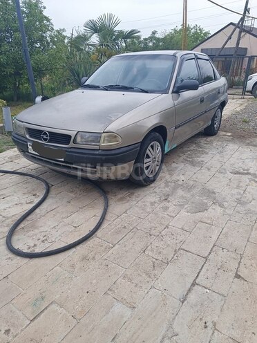 Opel Astra-1