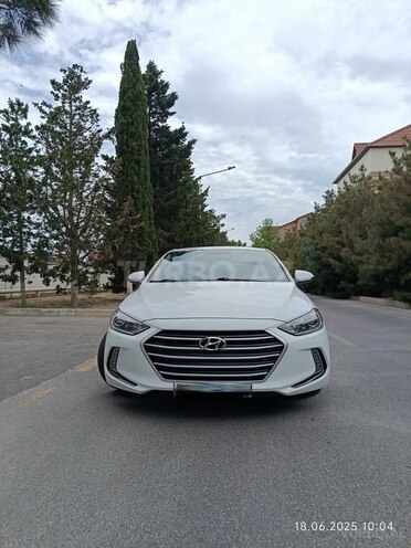 Hyundai Elantra-1
