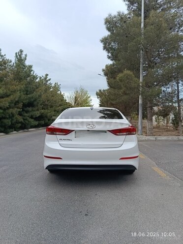 Hyundai Elantra-2