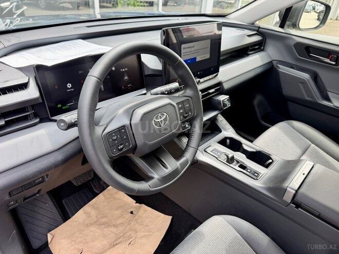 Toyota RAV4-11