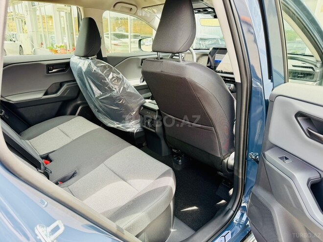 Toyota RAV4-14