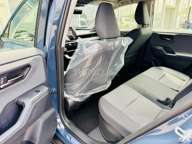 Toyota RAV4-13