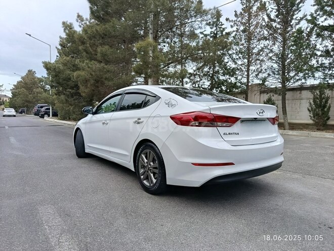 Hyundai Elantra-5