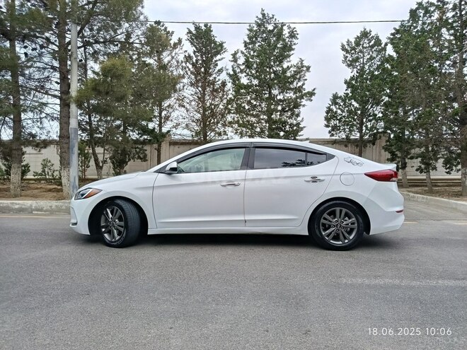Hyundai Elantra-6