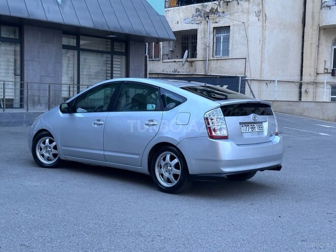 Toyota Prius-13