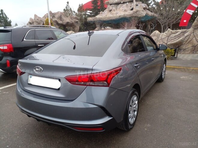 Hyundai Accent-6
