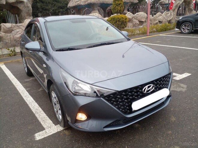 Hyundai Accent-1