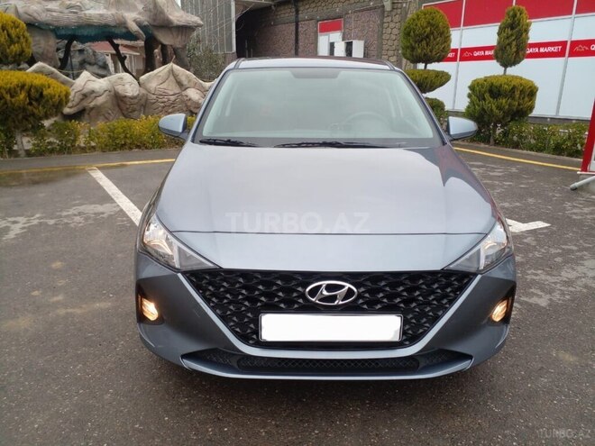 Hyundai Accent-2