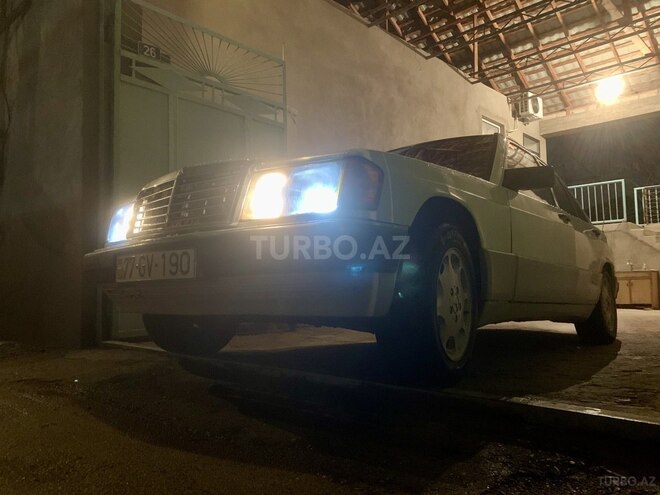 Mercedes 190-11