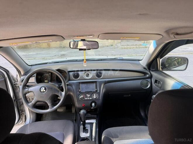 Mitsubishi Outlander-4