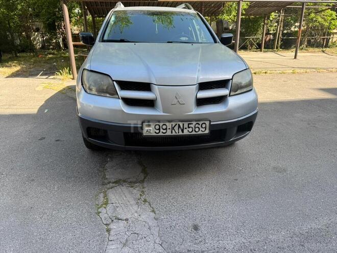 Mitsubishi Outlander-1