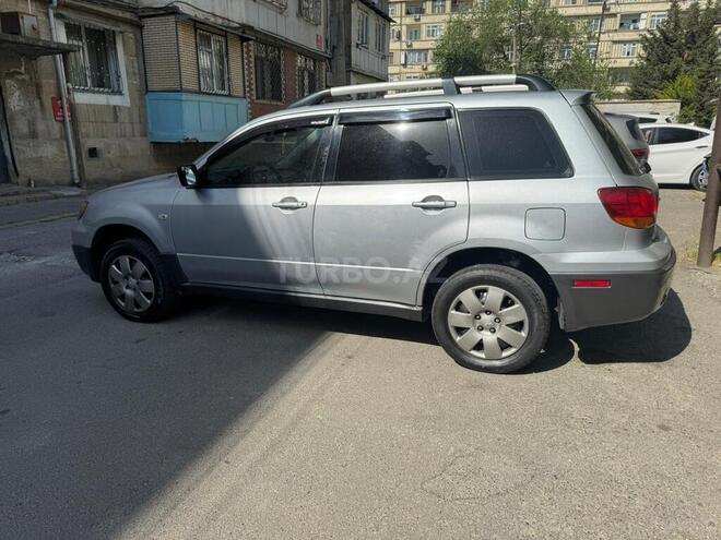Mitsubishi Outlander-9