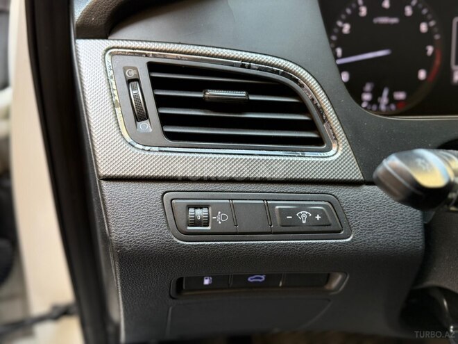 Hyundai Sonata-11