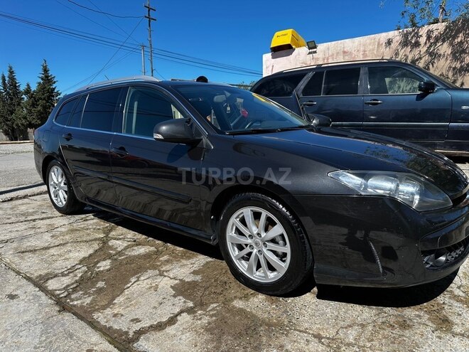 Renault Laguna-15