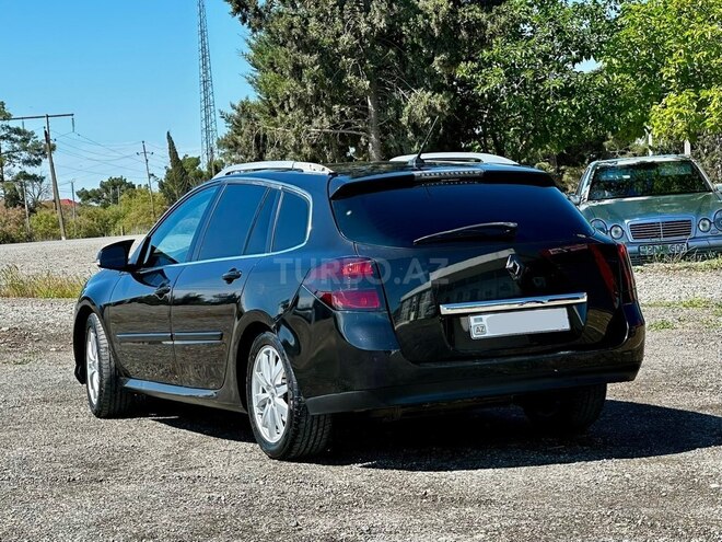 Renault Laguna-21