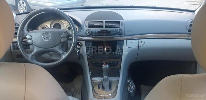 Mercedes E 220-1