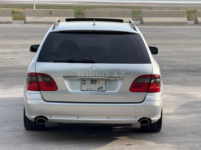 Mercedes E 220-2