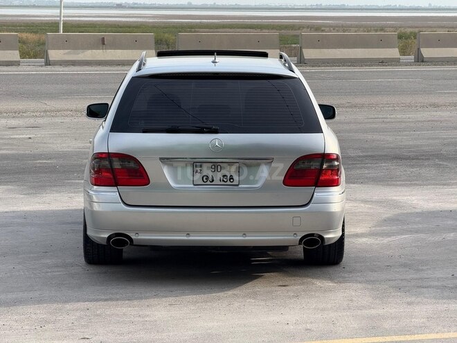 Mercedes E 220-10