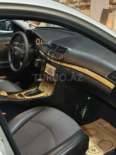 Mercedes E 220-13