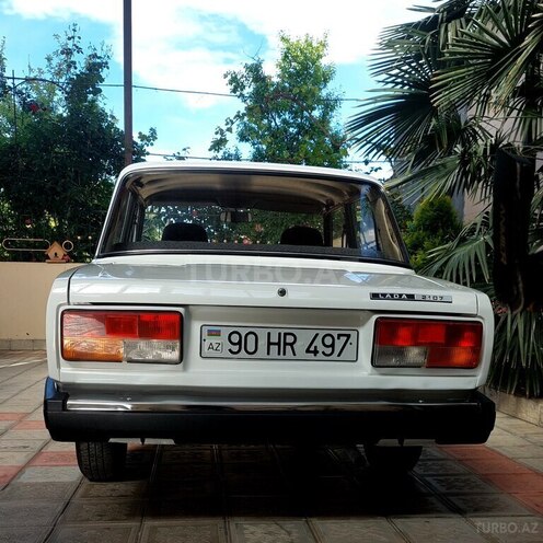 LADA (VAZ) 2107-2