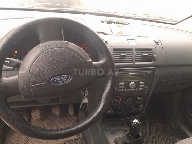 Ford Tourneo Connect-3
