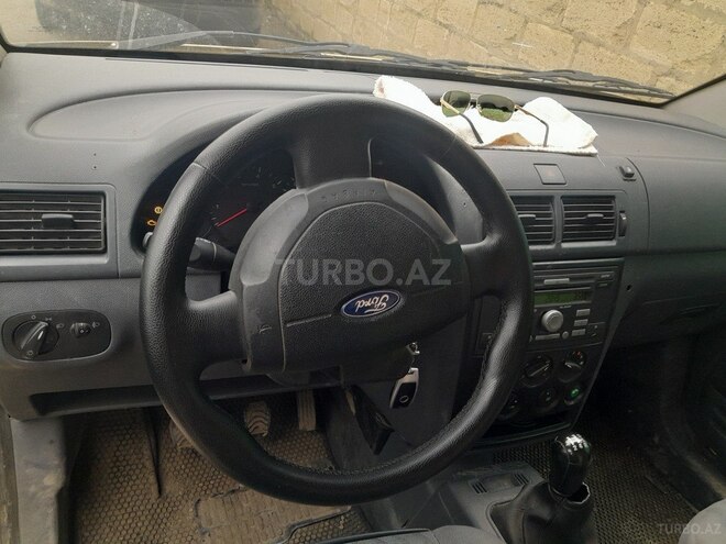 Ford Tourneo Connect-4