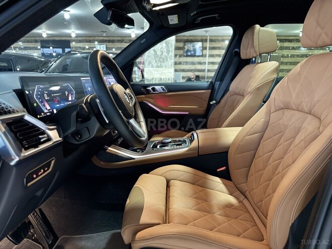 BMW X7-12