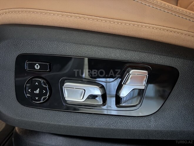BMW X7-30