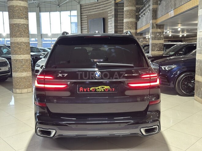 BMW X7-9