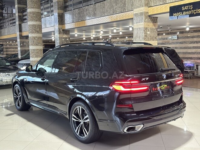 BMW X7-10