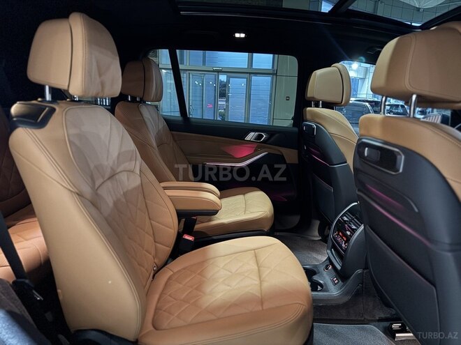 BMW X7-15