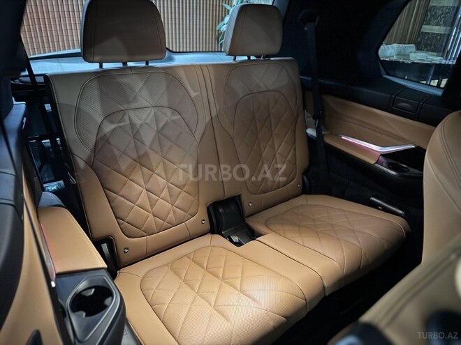 BMW X7-14