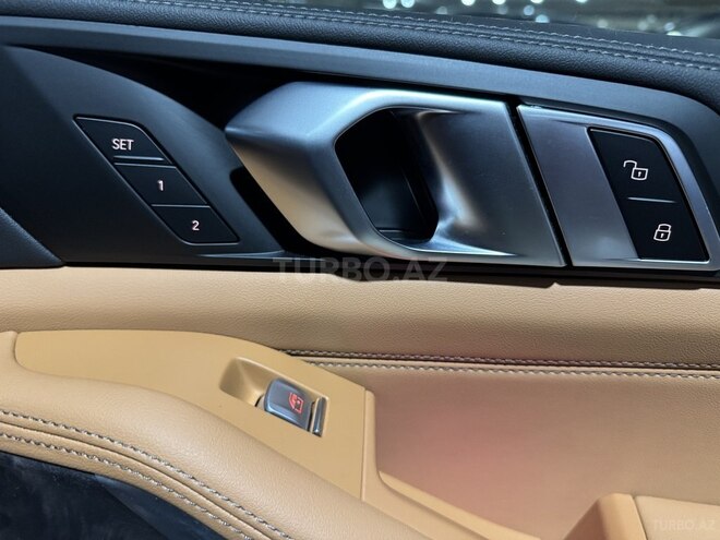 BMW X7-28
