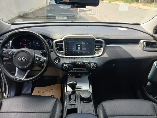 Kia Sorento-8